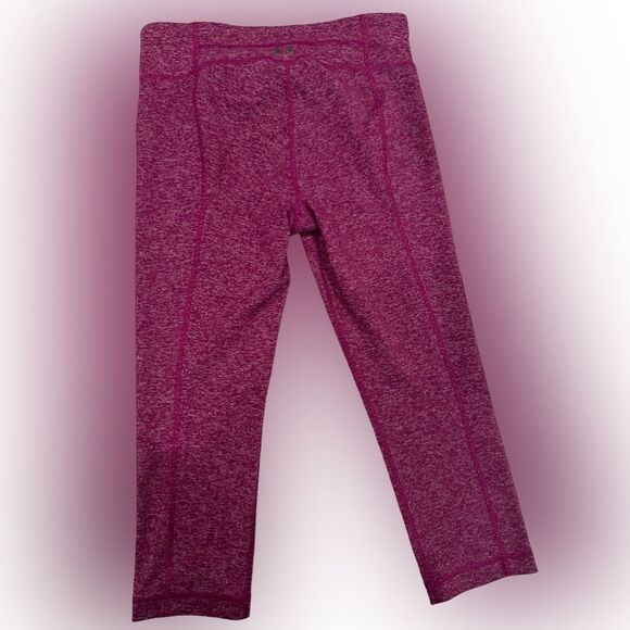Women’s Under Armour Size Small Comoression Capri Leggings Pink - Picture 2 of 5